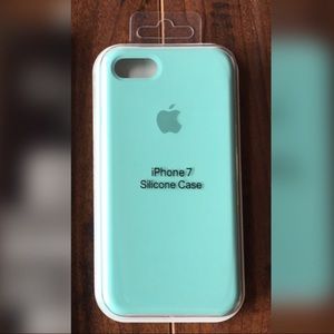 Accessories - Silicone Case for iPhone 7 / 8 Accessories - Silicone Case for iPhone 7 / 8